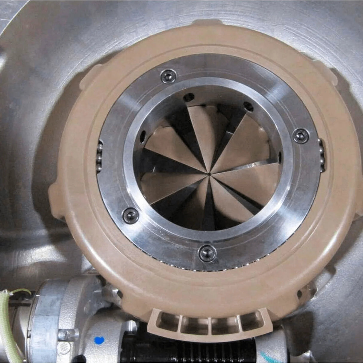 100050-18 Genuine Daikin Turbocor Igv Housing Drive Assembly - Truck To Trailer