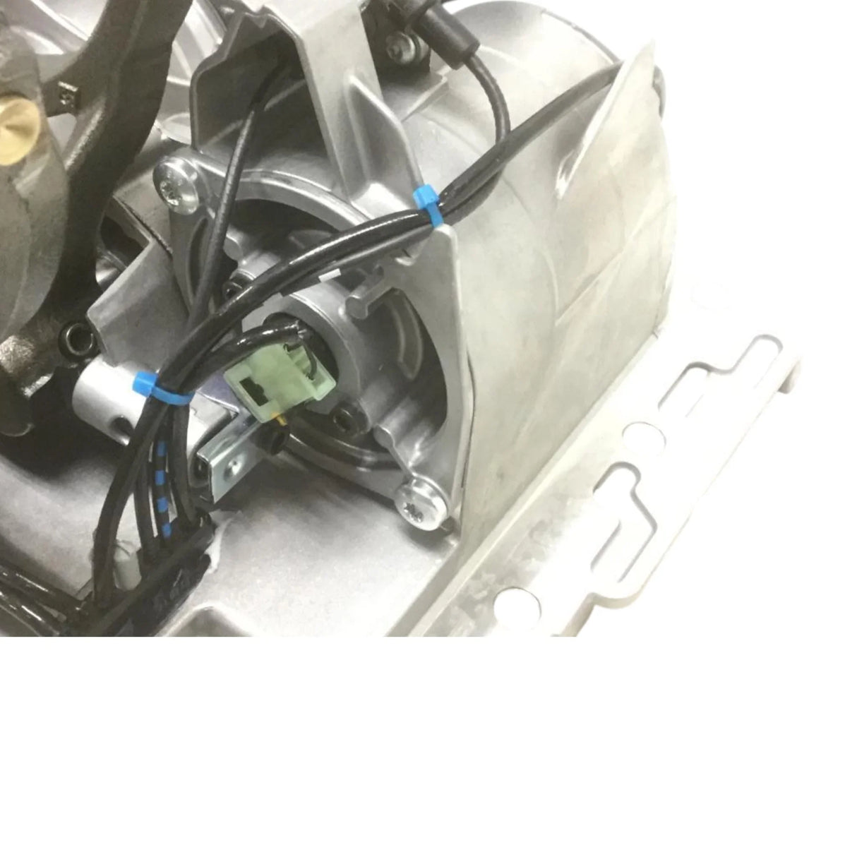 22780686 Genuine Mack Cylinder Housing - Truck To Trailer