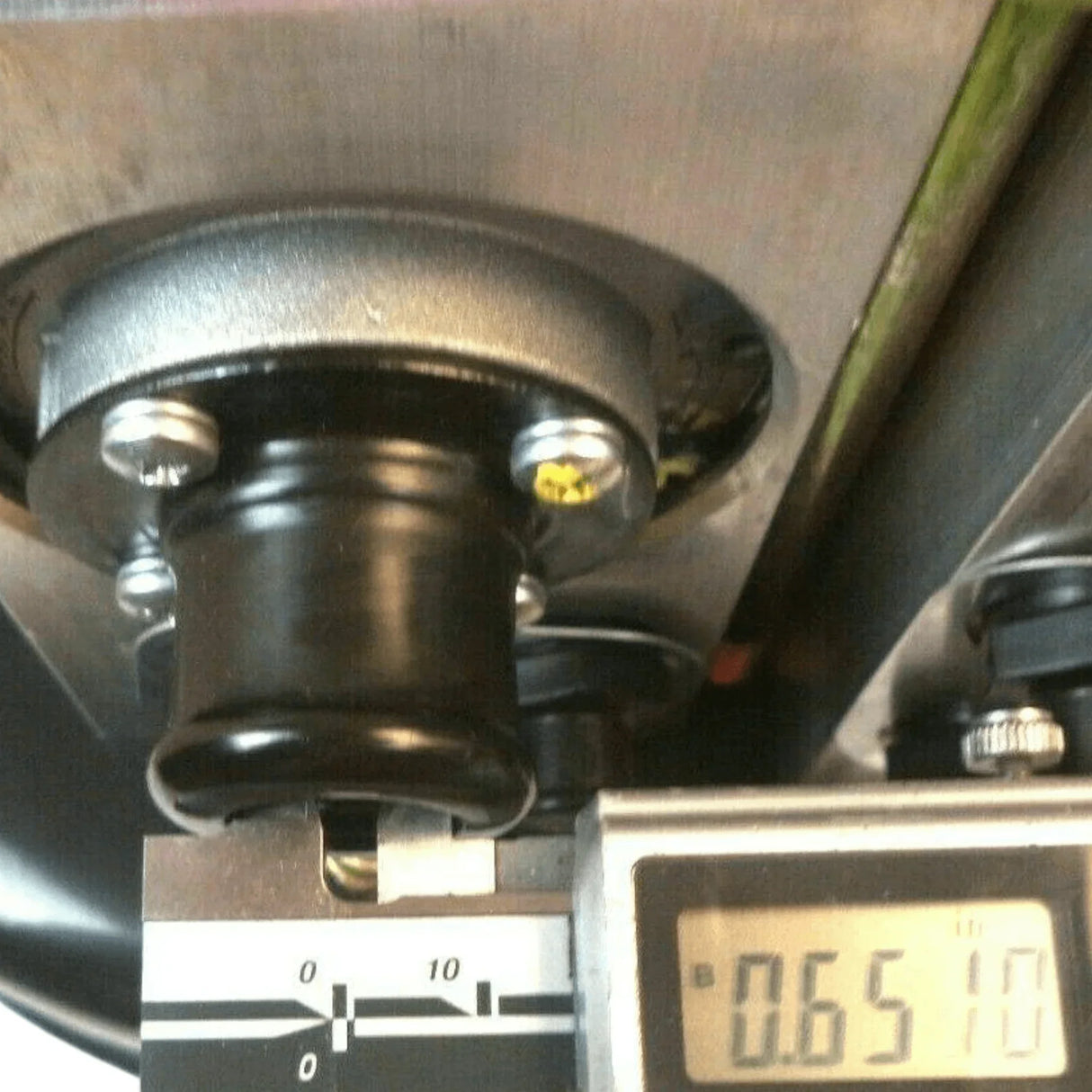 801301 Oem Bendix Ad-Is 24-Volt Air Dryer W/ Integrated Extended Purge Tank - Truck To Trailer