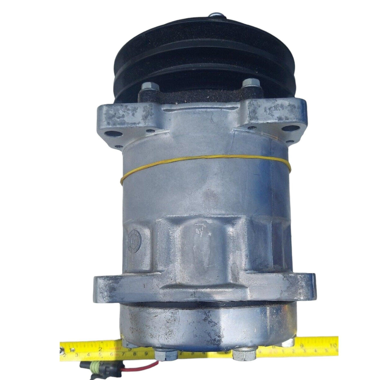 25157990 Genuine Volvo A/C Compressor - Truck To Trailer