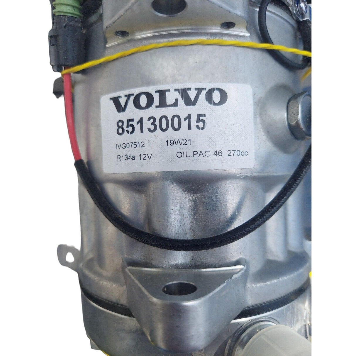 25157990 Genuine Volvo A/C Compressor - Truck To Trailer