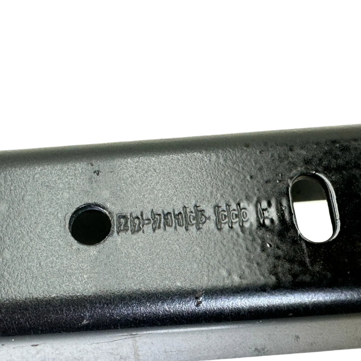 2271105000 Genuine Freightliner Bottom Bracket Support - Truck To Trailer