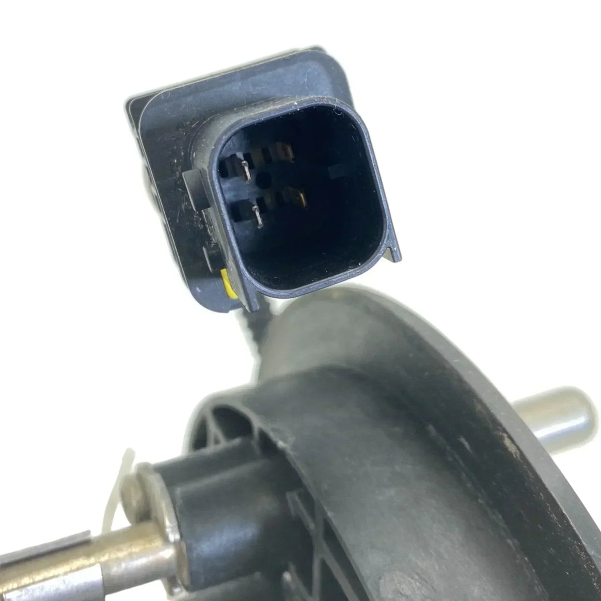 0437614000 Genuine Freightliner Header Def 10 G Ssi Deaerate - Truck To Trailer