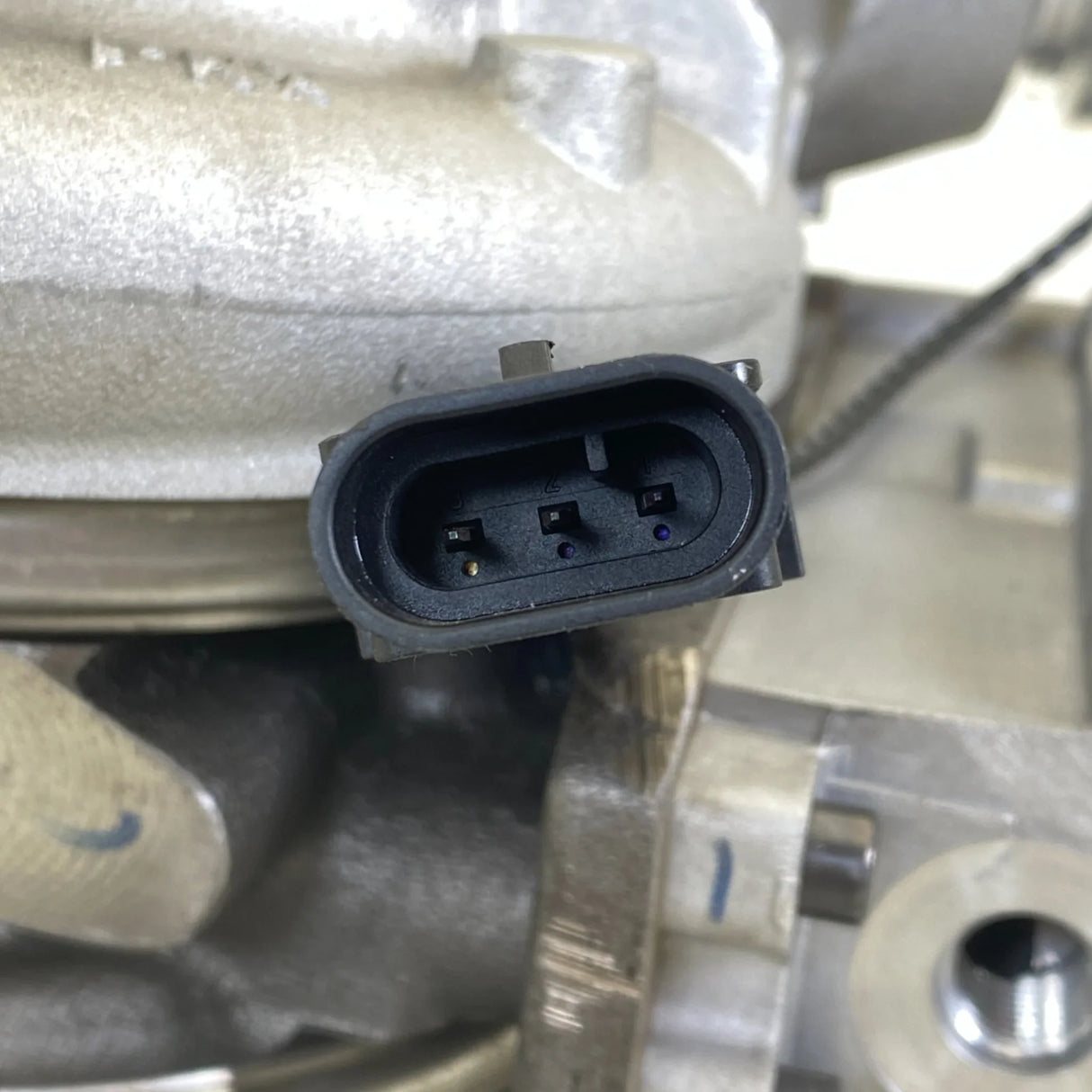 3269950 Genuine Cummins Turbocharger HE400VG - Truck To Trailer