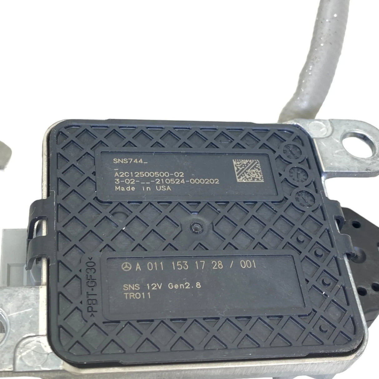 EA0111531728 Genuine Detroit Diesel Outlet NOX Sensor - Truck To Trailer