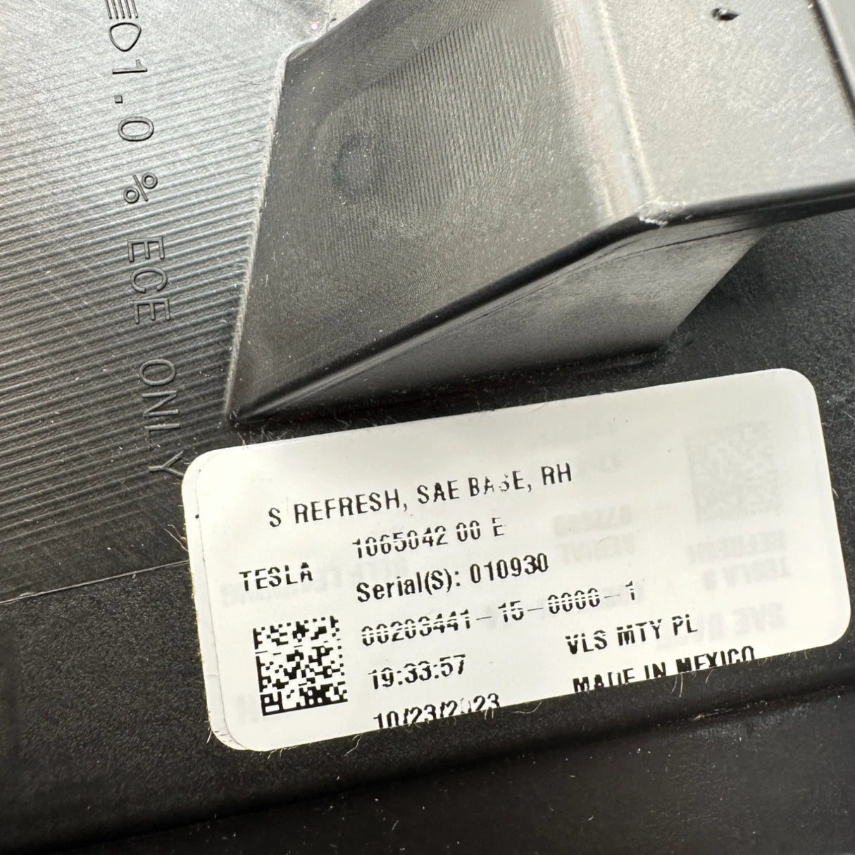 1065042-00-E Genuine Tesla Right Side Headlight - Truck To Trailer