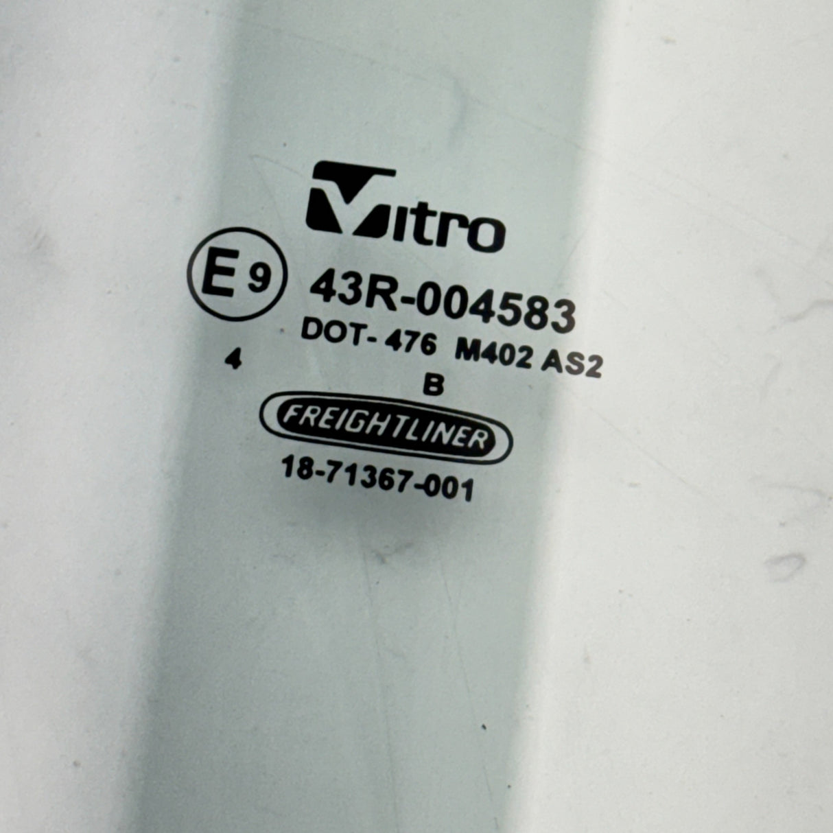 18-71367-001 Genuine Freightliner Right Side Door Side Window Glass