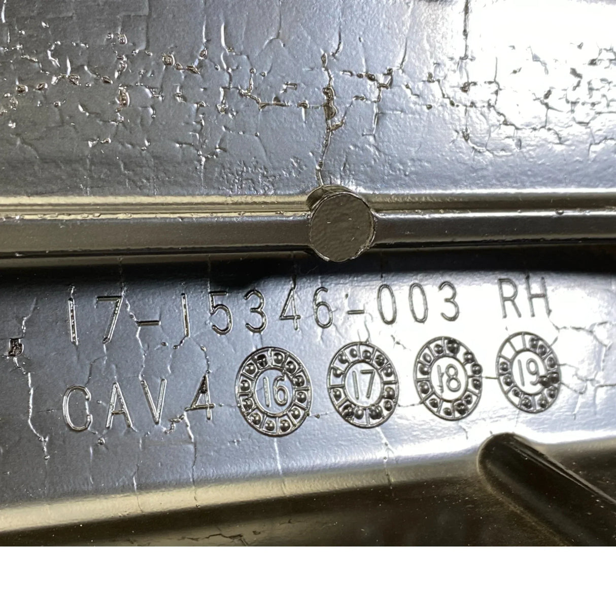 1715346003 Genuine Freightliner Right Pivot Hood Bracket - Truck To Trailer