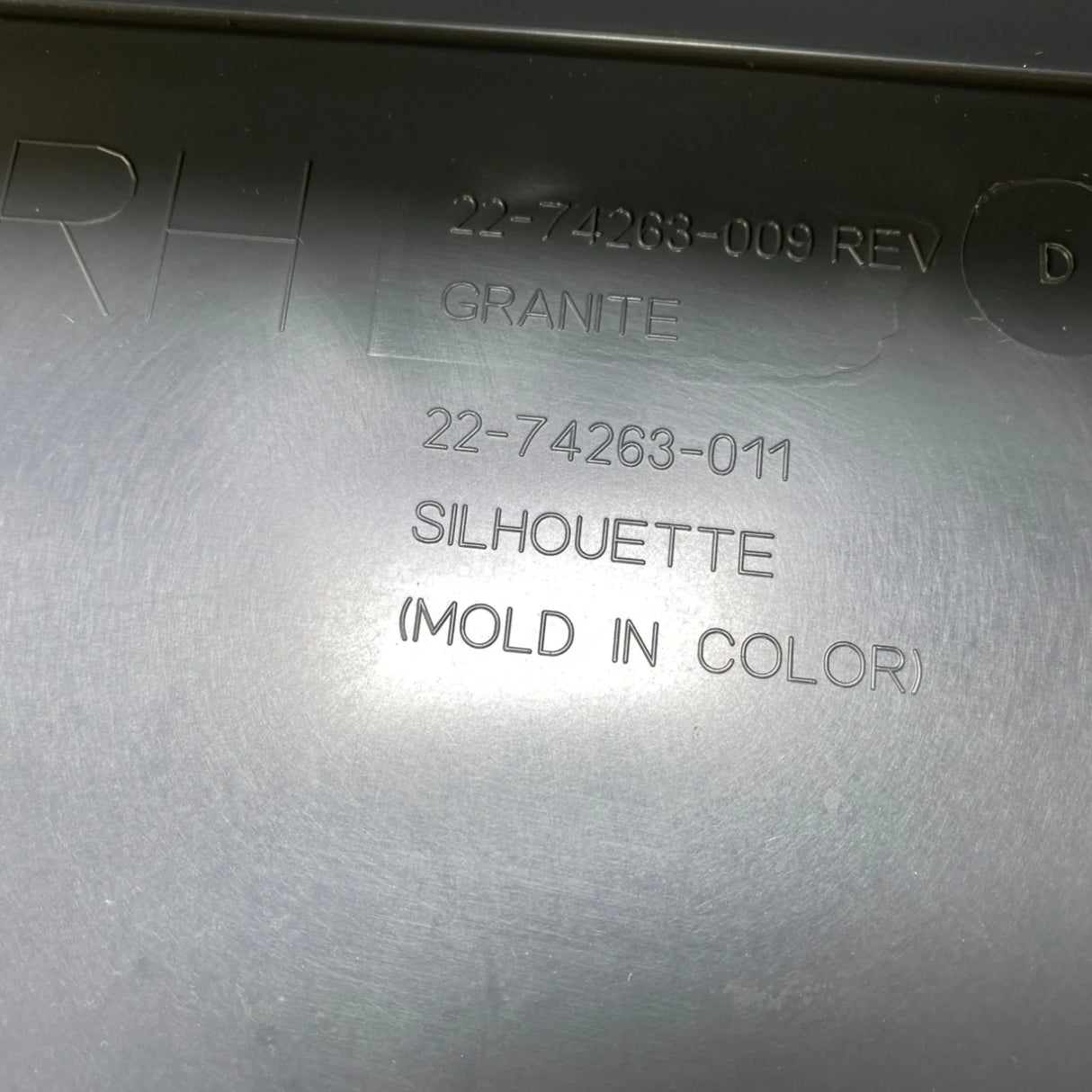 22-74263-011 Genuine Freightliner Right Side Long Flare Fairing - Truck To Trailer