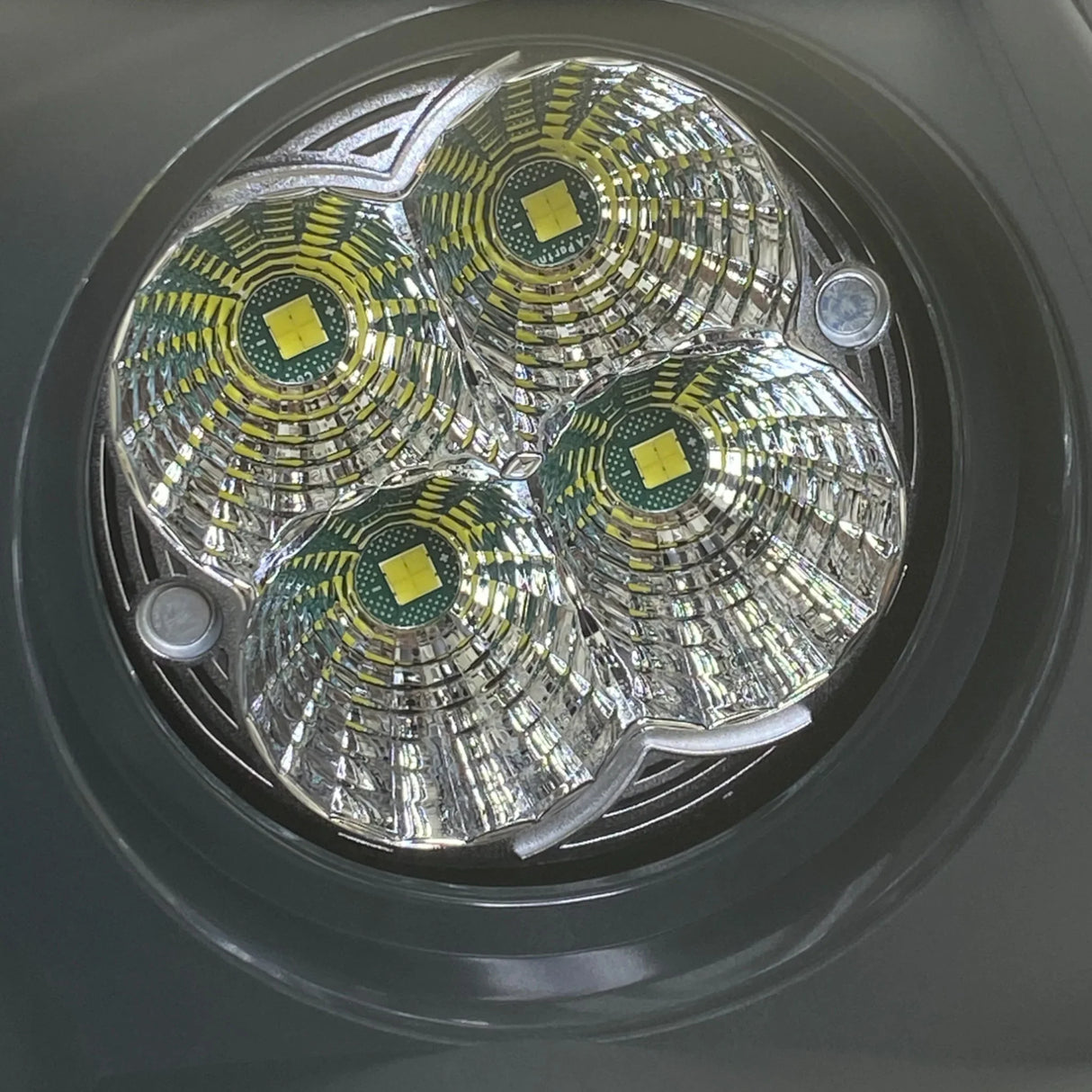 47576033 Genuine CNHI Right Side Headlamp Assembly - Truck To Trailer