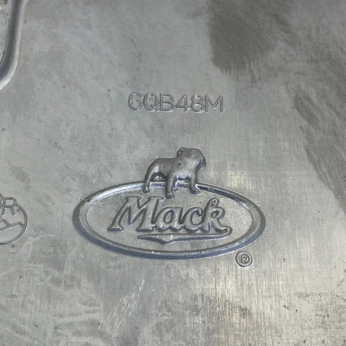 25152666 Genuine Mack Bracket - Truck To Trailer