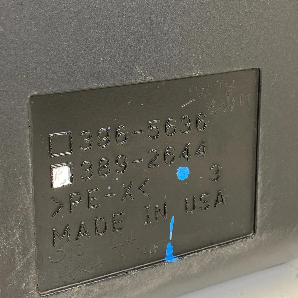 389-2644 Genuine Cat DEF Tank Assembly - Truck To Trailer