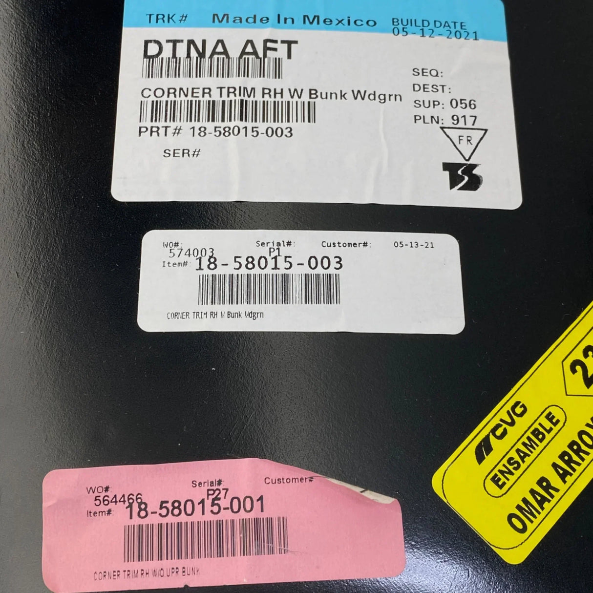 1858015003 Genuine Freightliner Right Side Trim Corner - Truck To Trailer