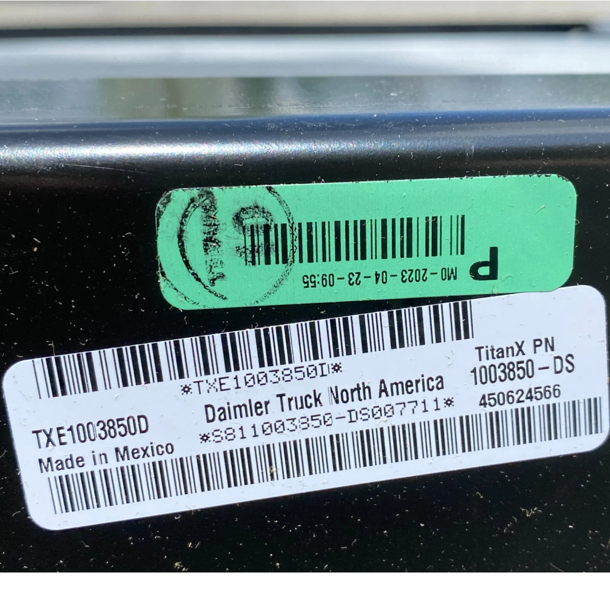 TXE1003850D Genuine Freightliner Radiator Assembly - Truck To Trailer