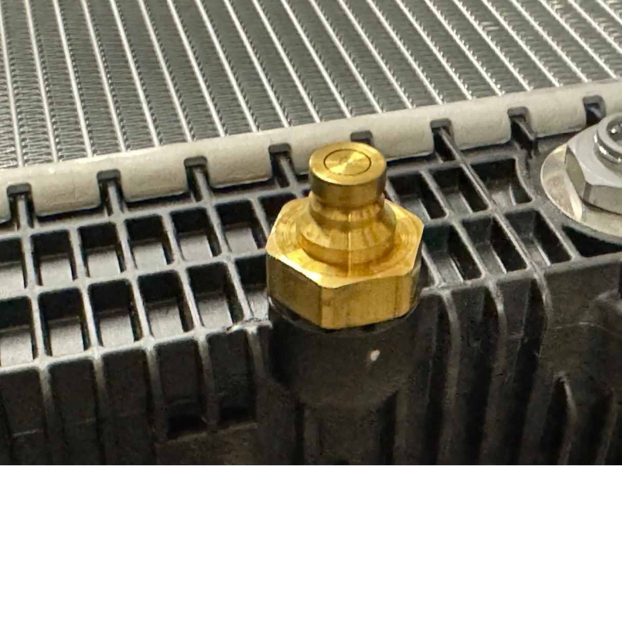 TXE1004270 Genuine Freightliner Housed Radiator Assembly - Truck To Trailer