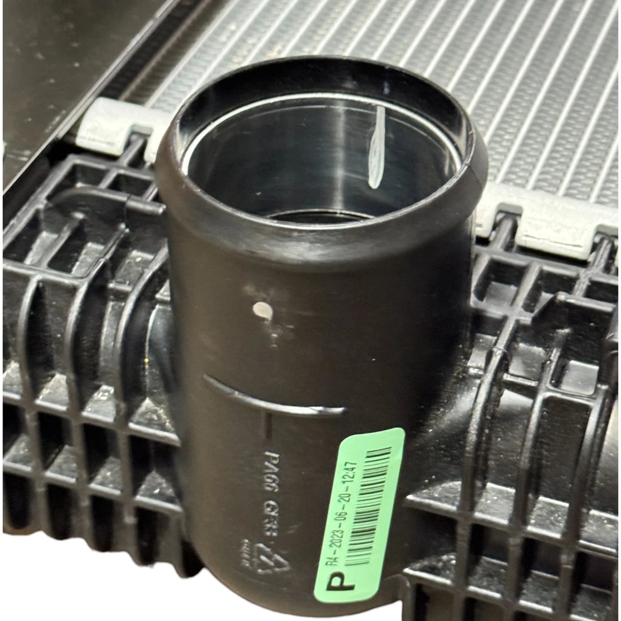 TXE1003998B Genuine Freightliner Housed Radiator Assembly - Truck To Trailer