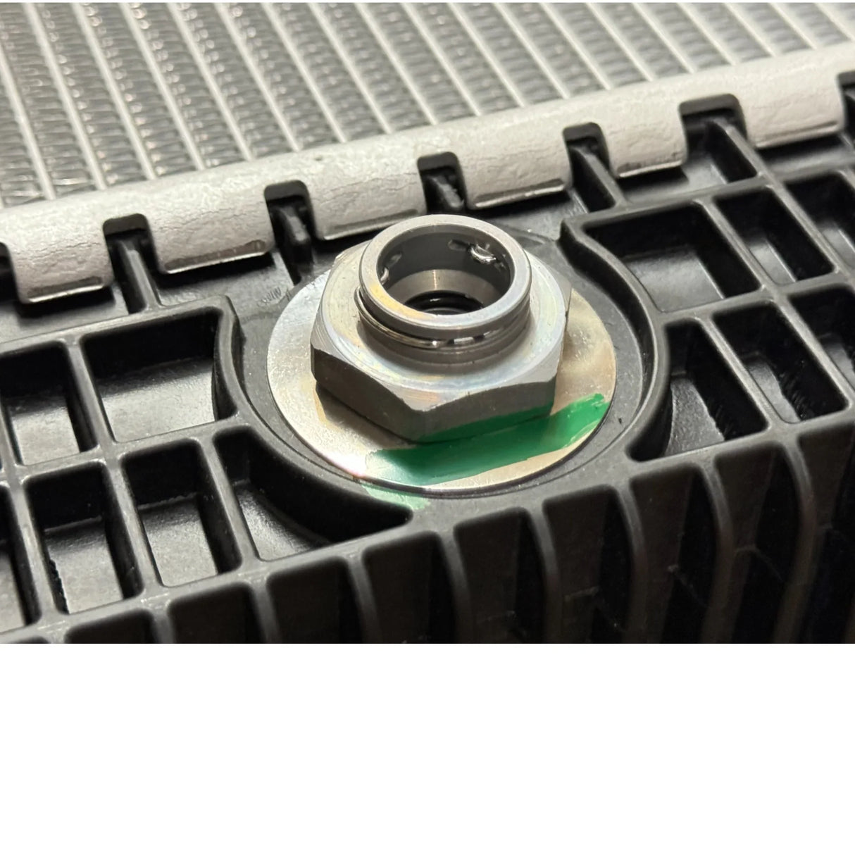 TXE1003998B Genuine Freightliner Housed Radiator Assembly - Truck To Trailer