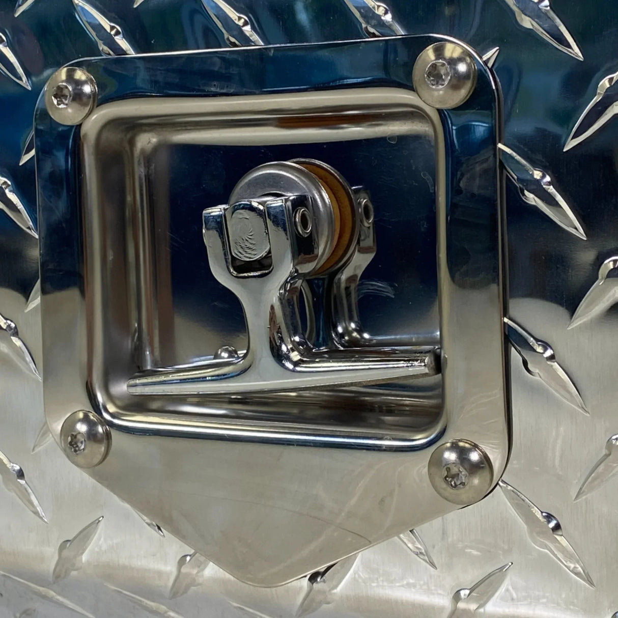 A2260615911 Genuine Freightliner 900 Step Lid Assembly - Truck To Trailer