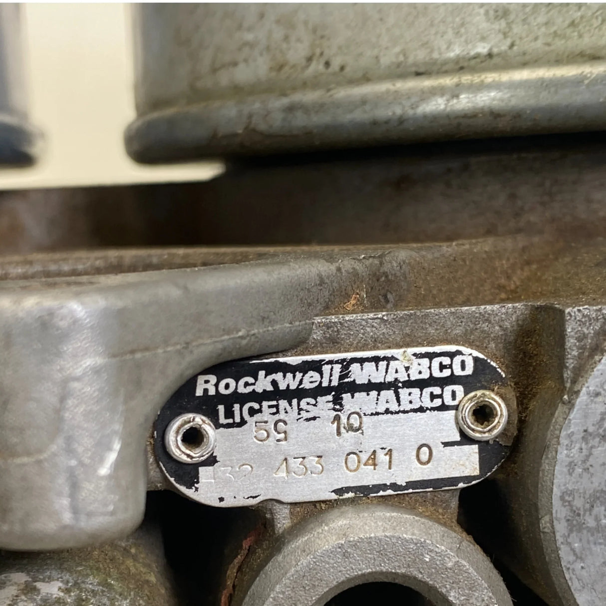 432433011R Genuine Wabco Twin Air Dryer - Truck To Trailer