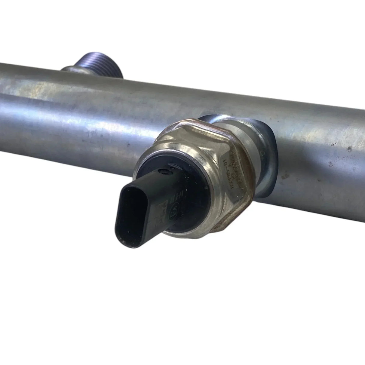 23383559 Genuine Volvo Fuel Rail - Truck To Trailer