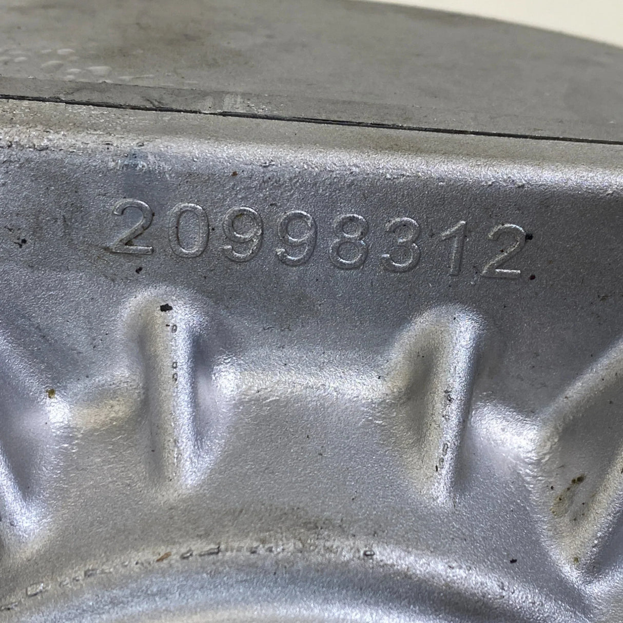 20570189 Genuine Volvo PTO Power Take Off - Truck To Trailer