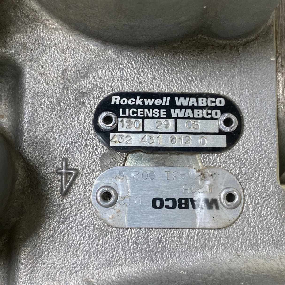 432-431-012-0 Genuine Wabco Twin Air Dryer - Truck To Trailer