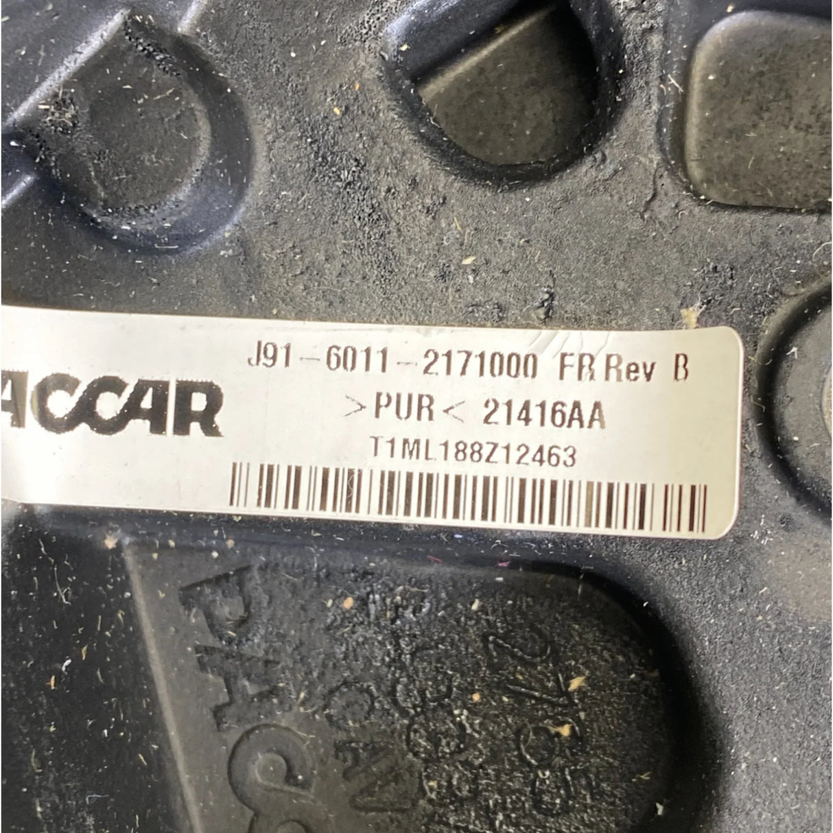 J91-6011-2071000 Genuine Paccar Leather Steering Wheel Assembly - Truck To Trailer