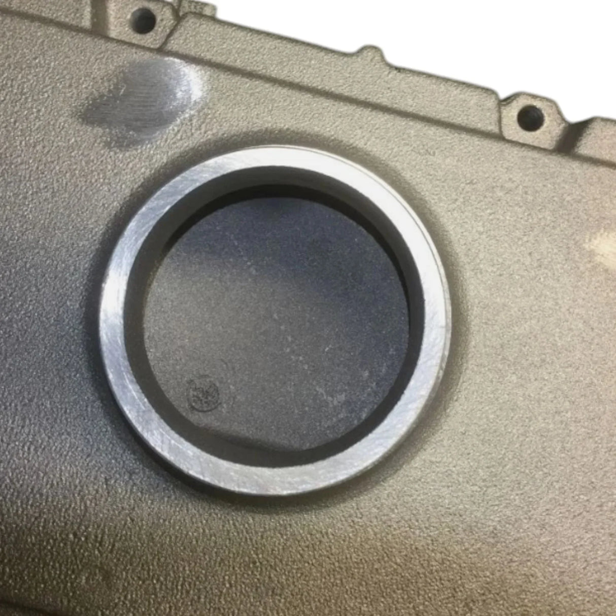 1824783C2 International Valve Cover - Truck To Trailer