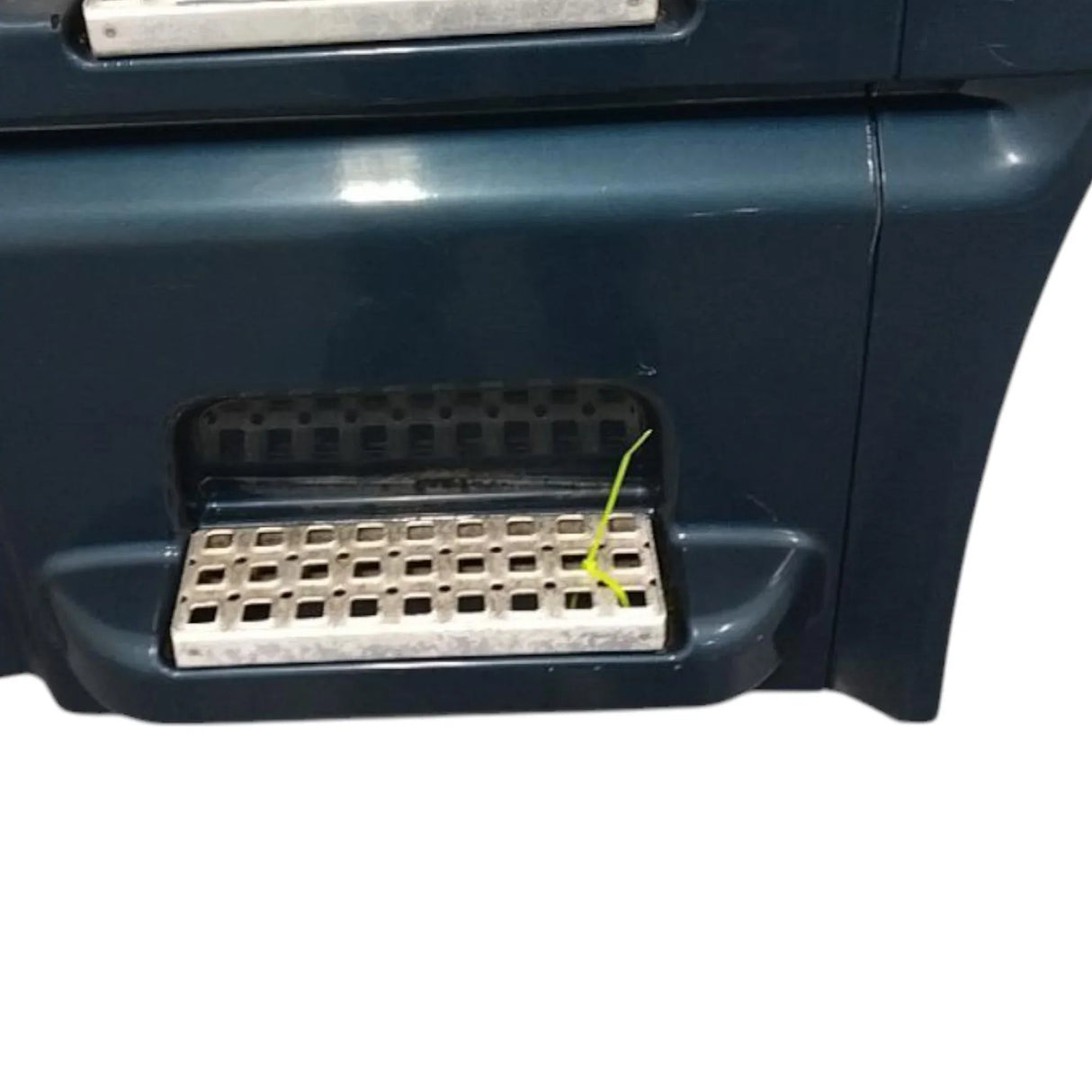 8081895 Genuine Mack Chassis Fairing - Truck To Trailer