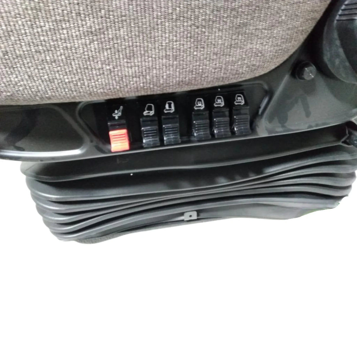 563598 Genuine Mack Drivers Seat - Truck To Trailer