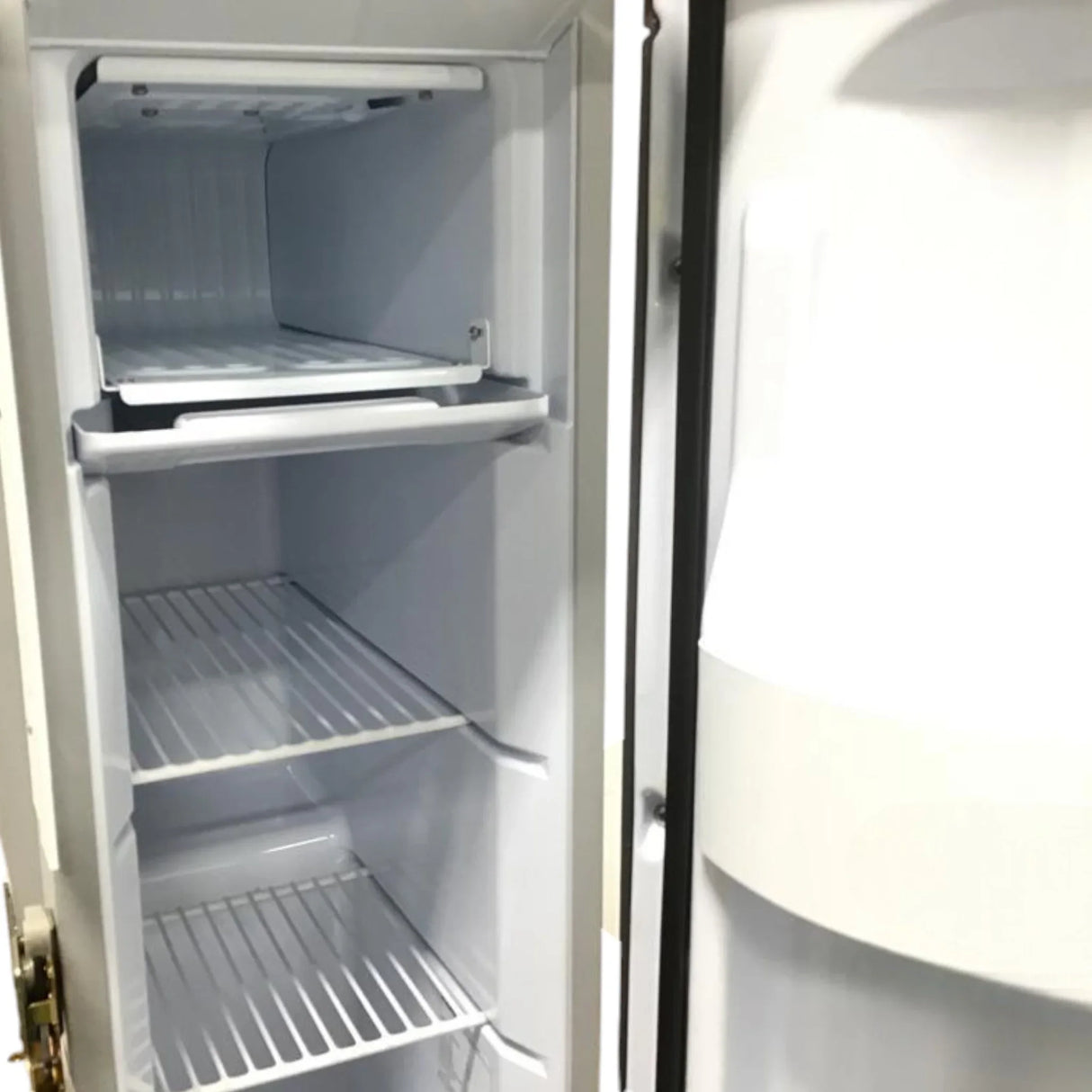 22876336 Genuine Mack Refrigerator - Truck To Trailer