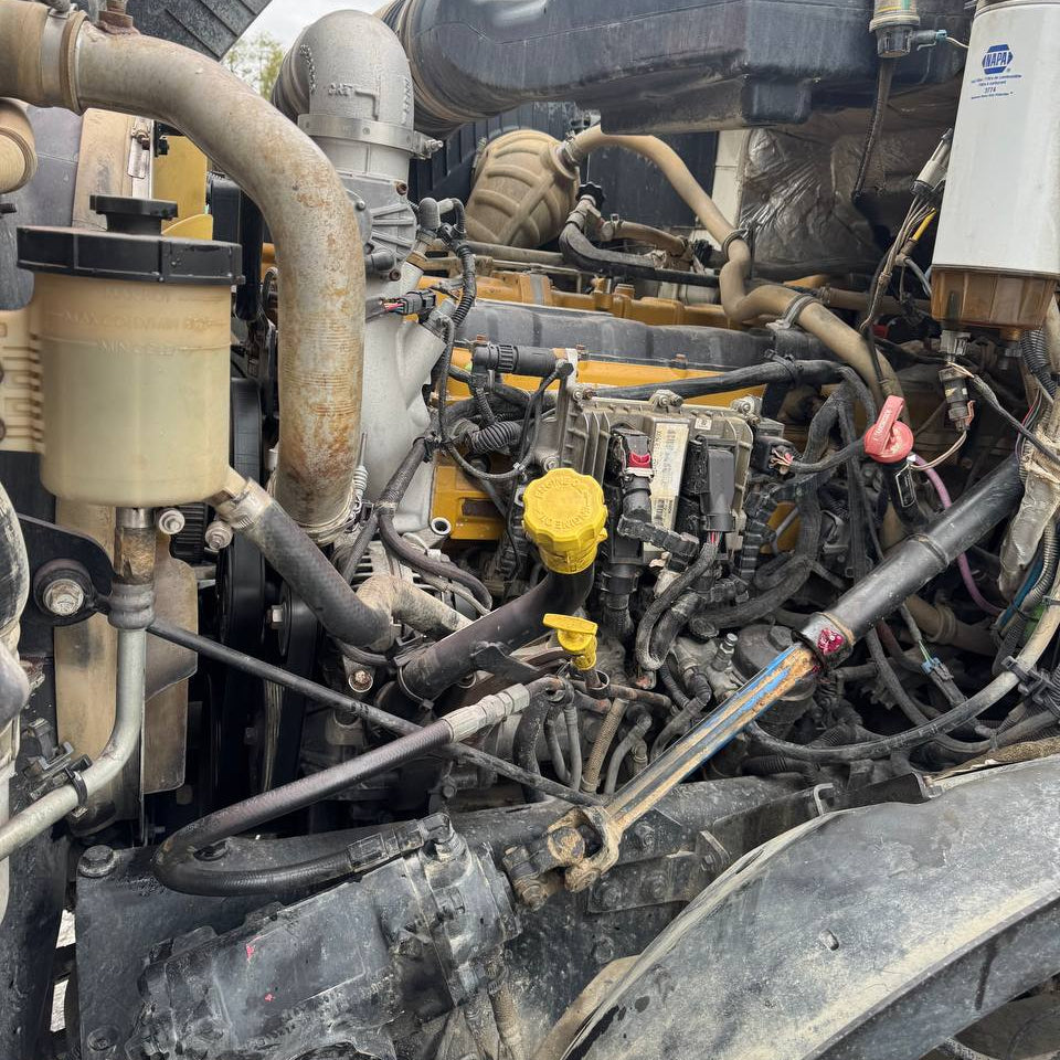 2013 Cat CT660 Tandem-Axle Dump Truck