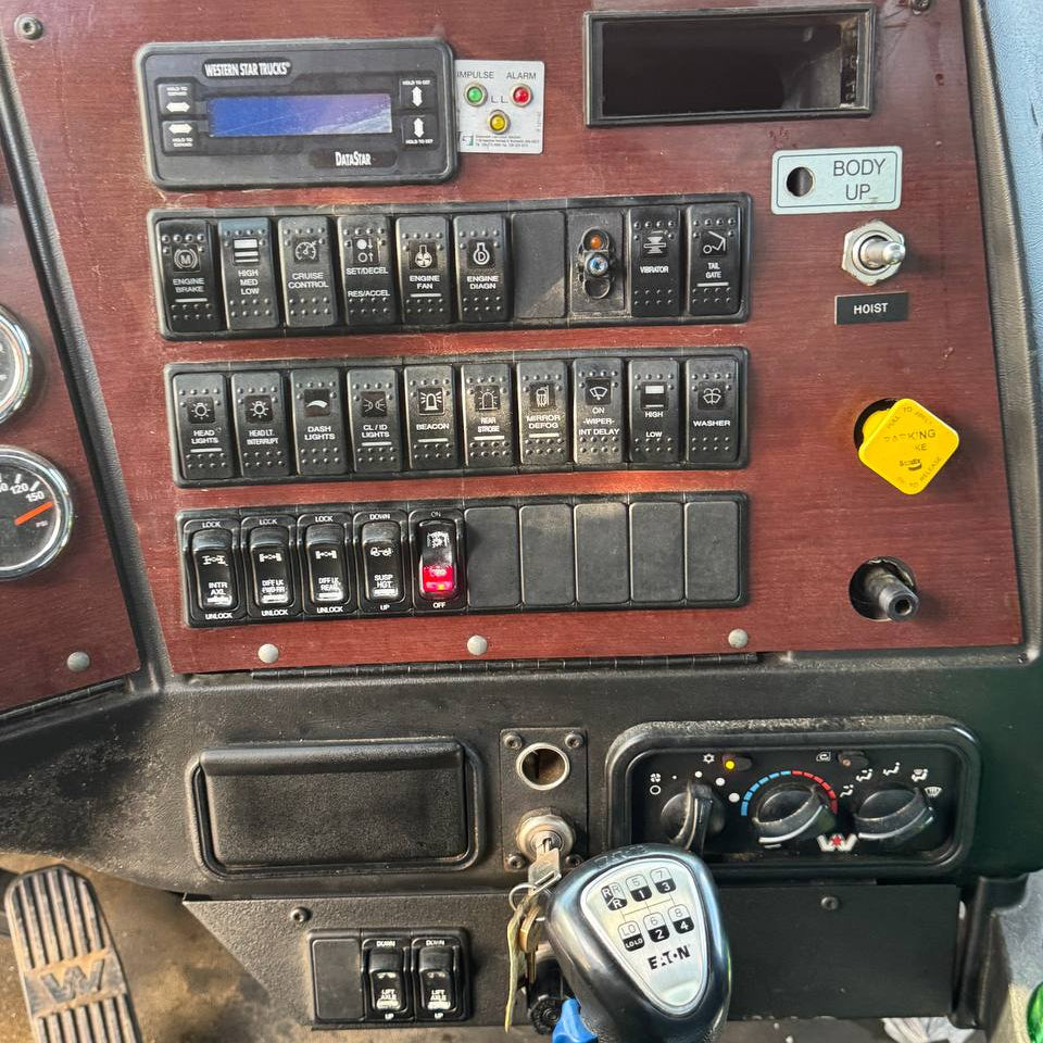 2019 Western Star 4900SB Quad-Axle Dump Truck