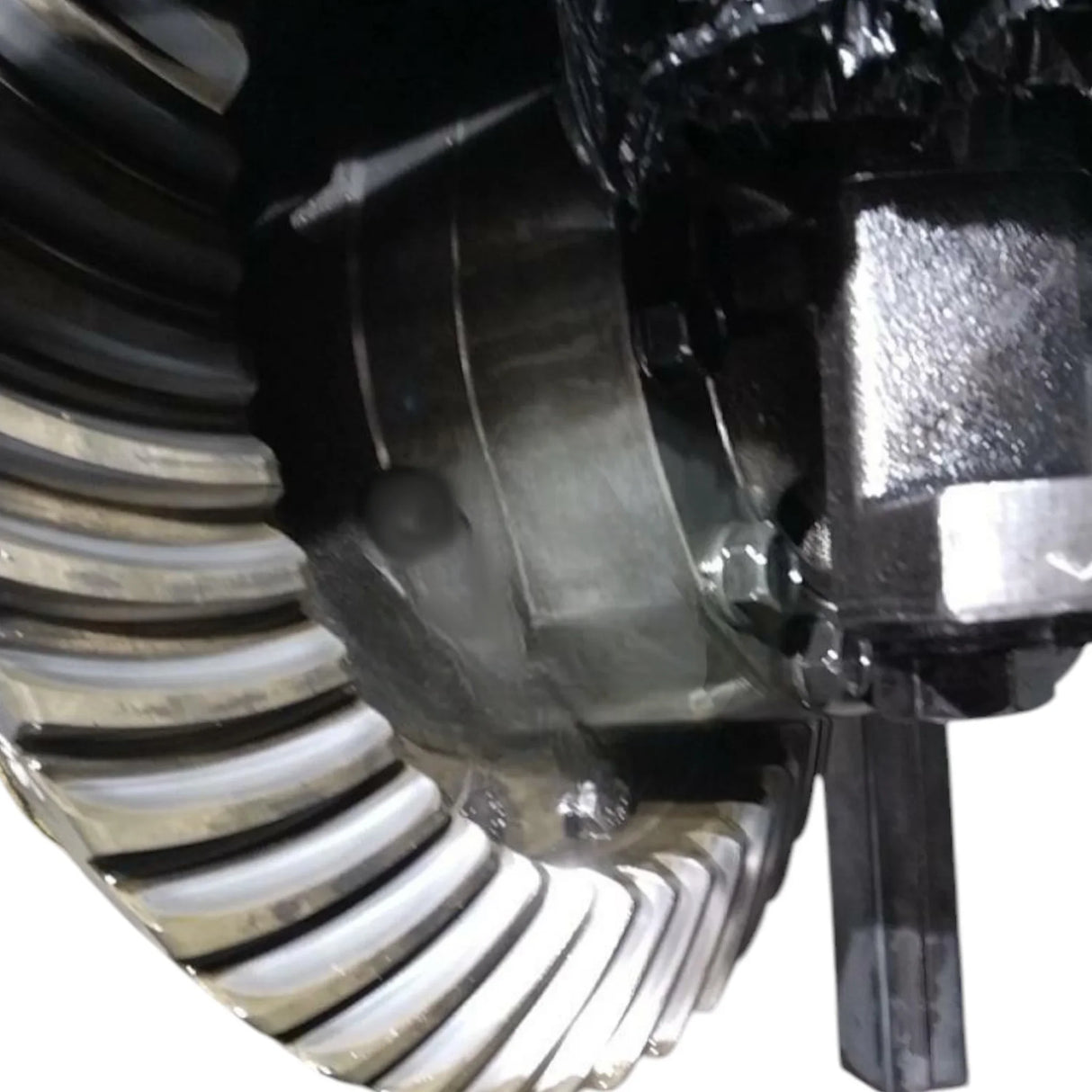 8235-A13200P1706358 Genuine Mack Differential - Truck To Trailer
