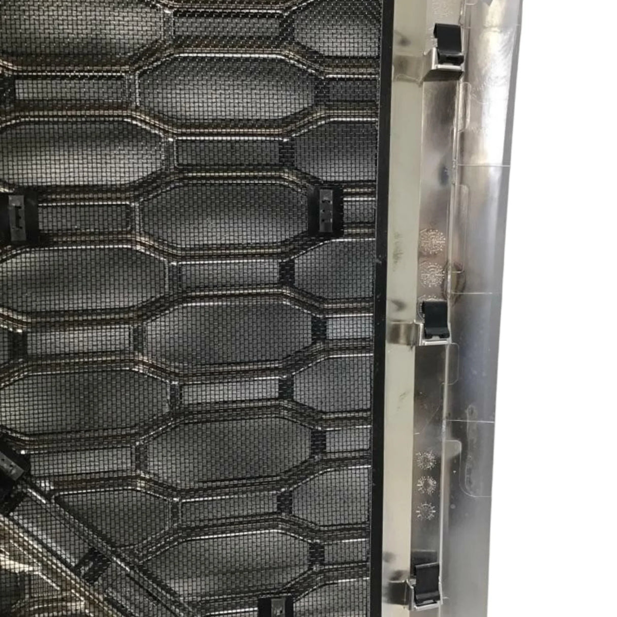 84724159 Genuine Volvo Radiator Grille - Truck To Trailer