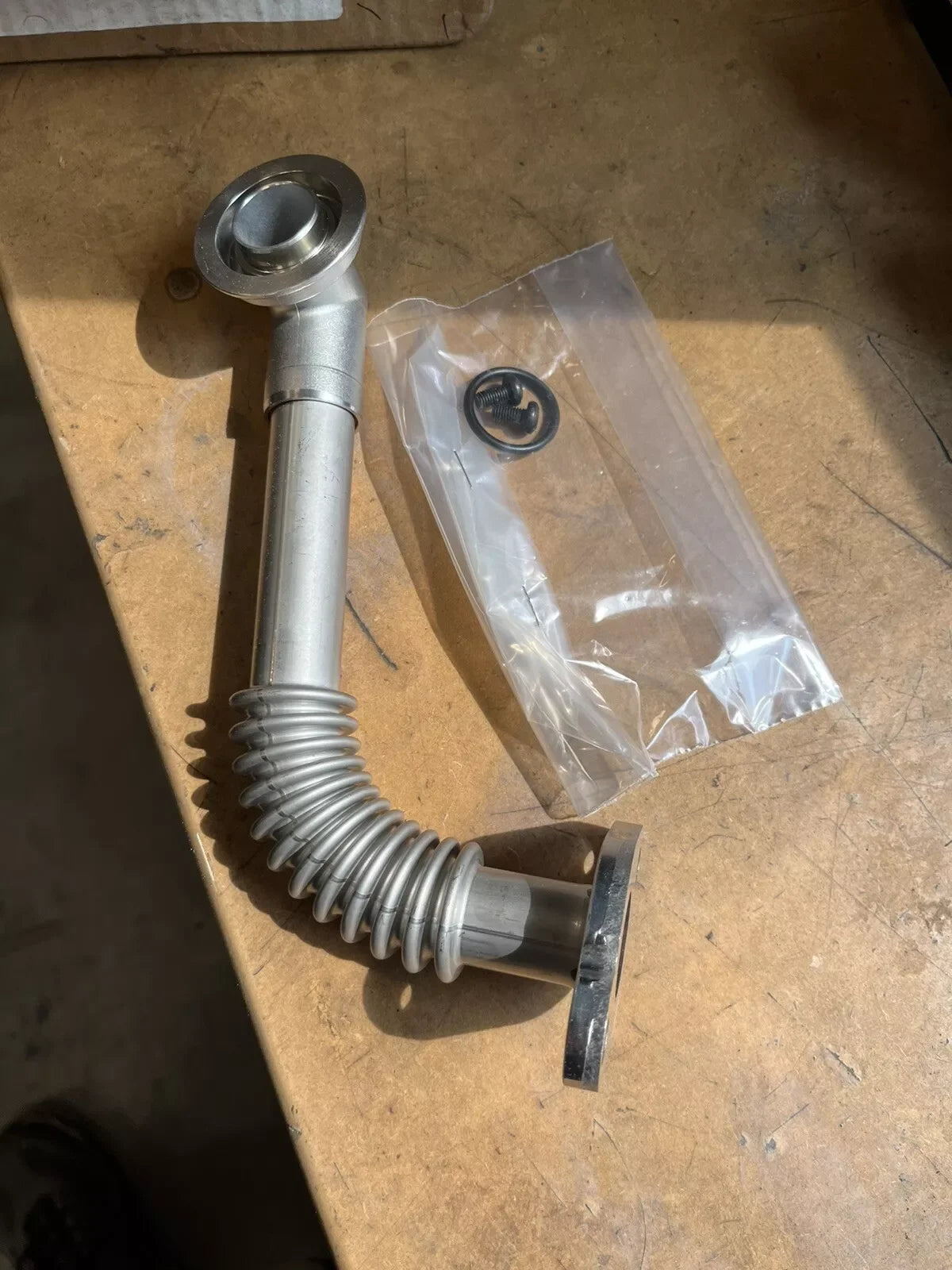 A4720101962 Detroit Diesel Oil Sep Pipe - Truck To Trailer