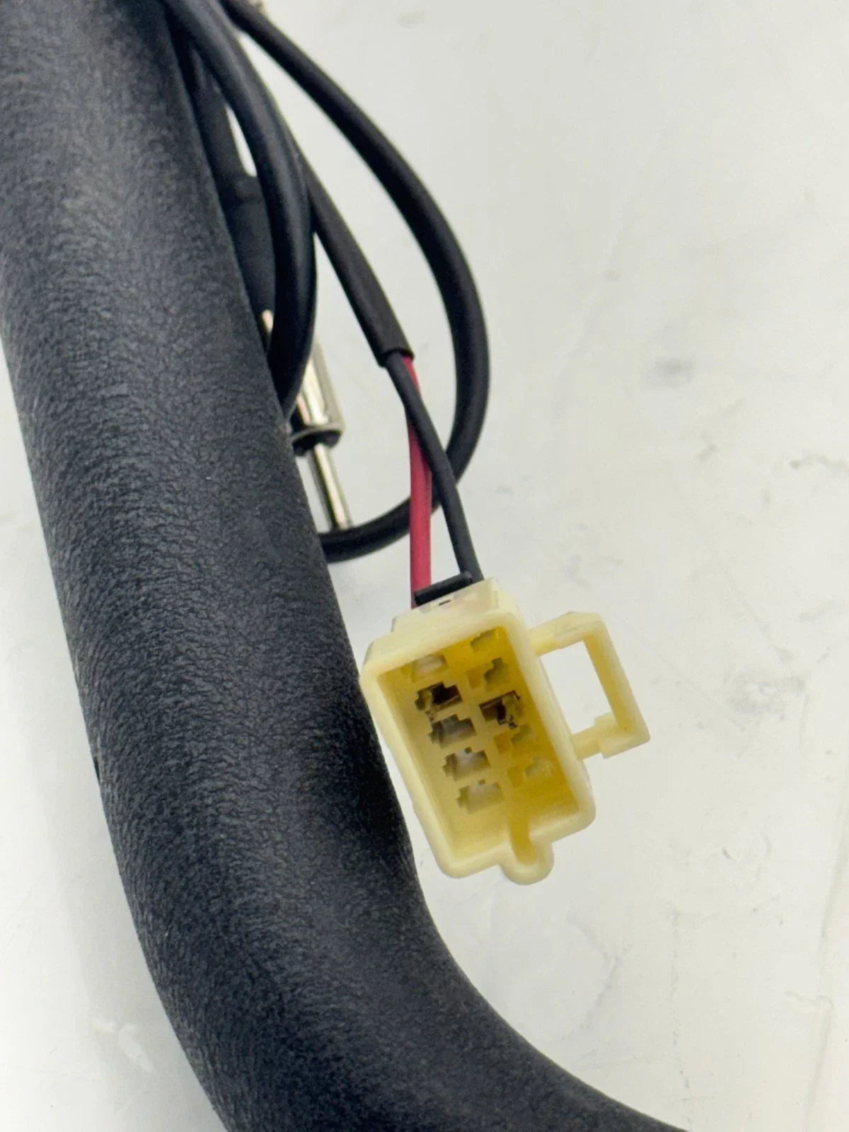 2589152C2 Genuine International Right Side Mirror Mounting Bracket - Truck To Trailer