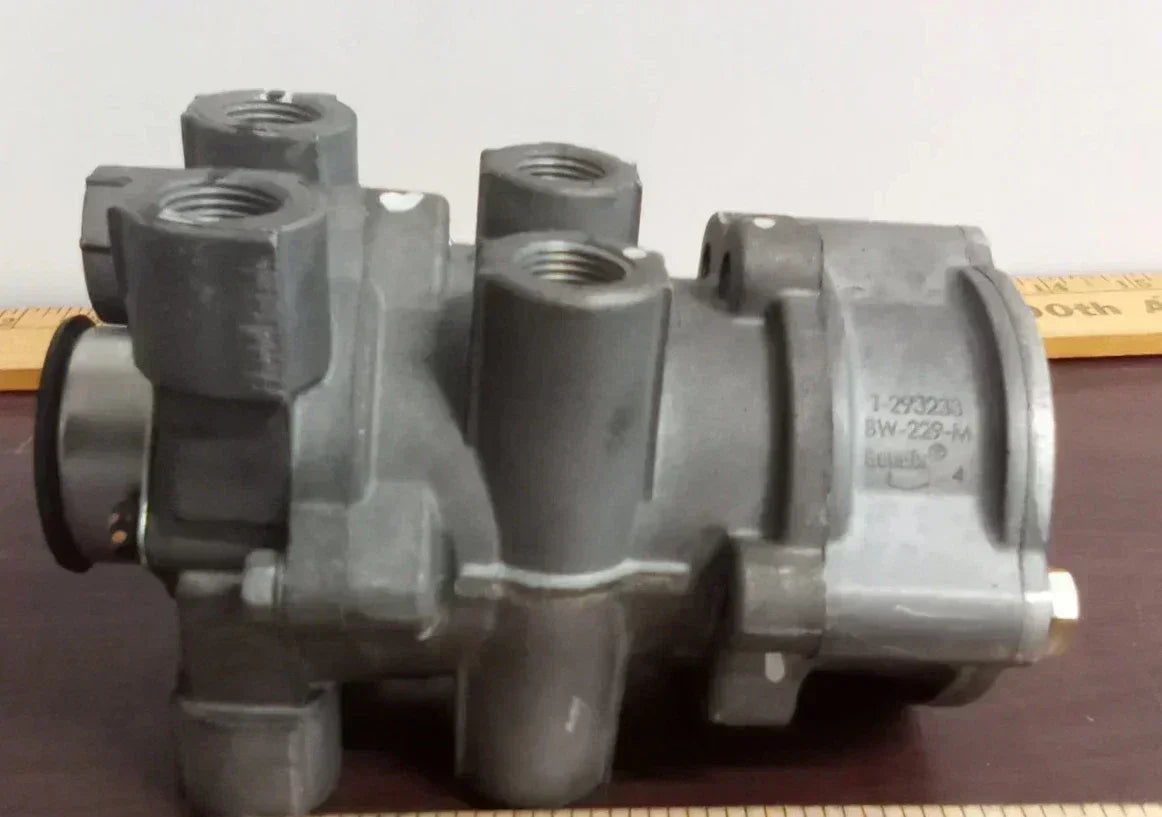 800632 Genuine Bendix Dual Circuit Foot Brake - Truck To Trailer