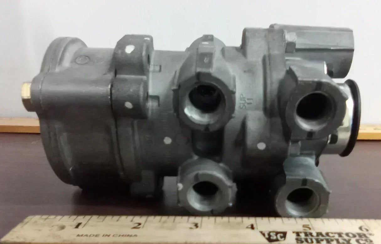 800632 Genuine Bendix Dual Circuit Foot Brake - Truck To Trailer