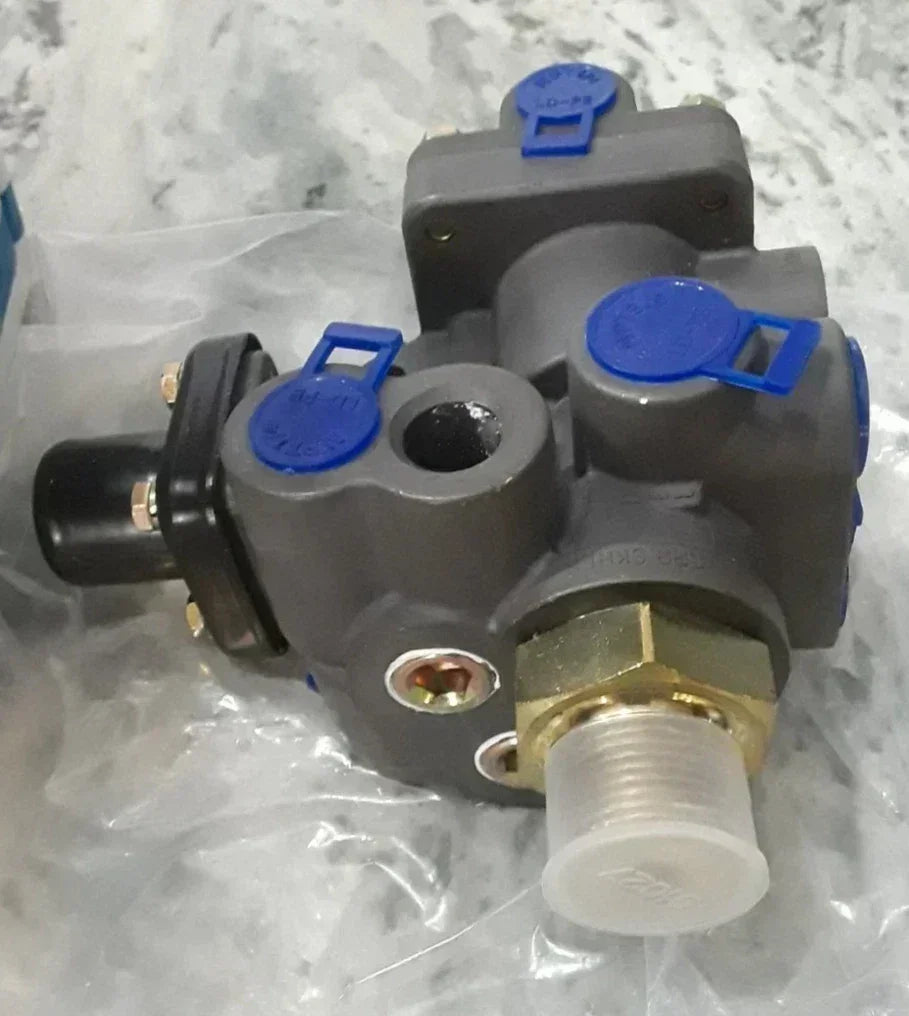 K033221 Genuine Bendix Spring Brake Valve - Truck To Trailer