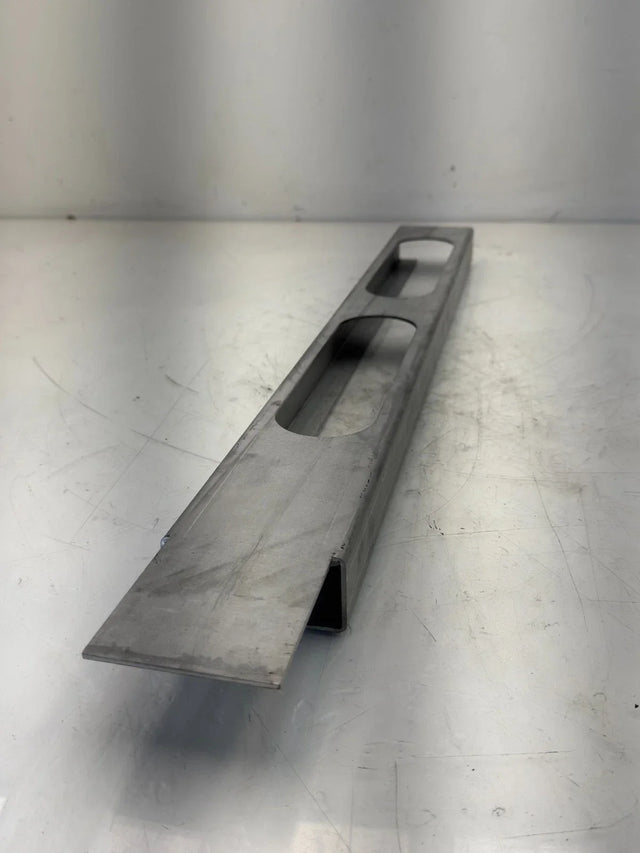 05S20711 Unbranded Crossmember - Truck To Trailer