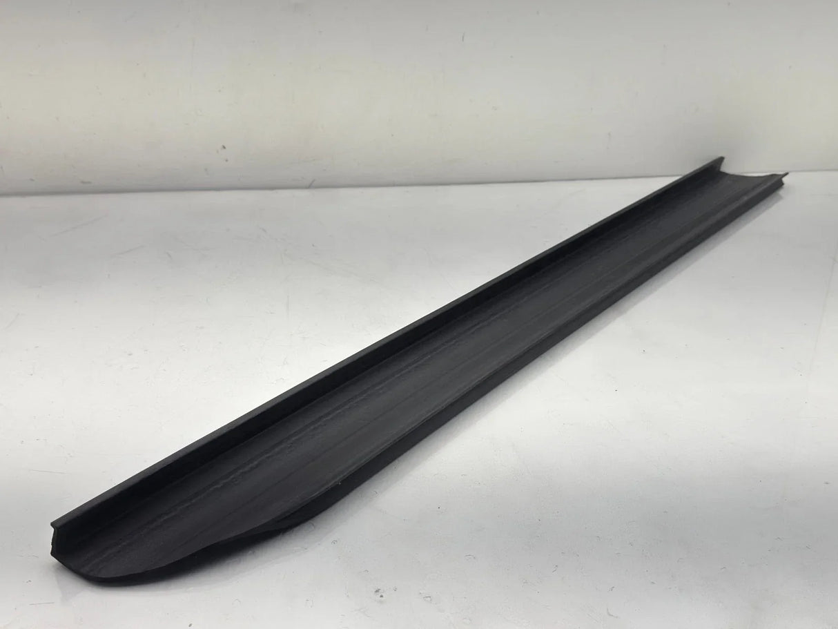 22-76156-009 Genuine Freightliner Right Side Aero Skirt - Truck To Trailer