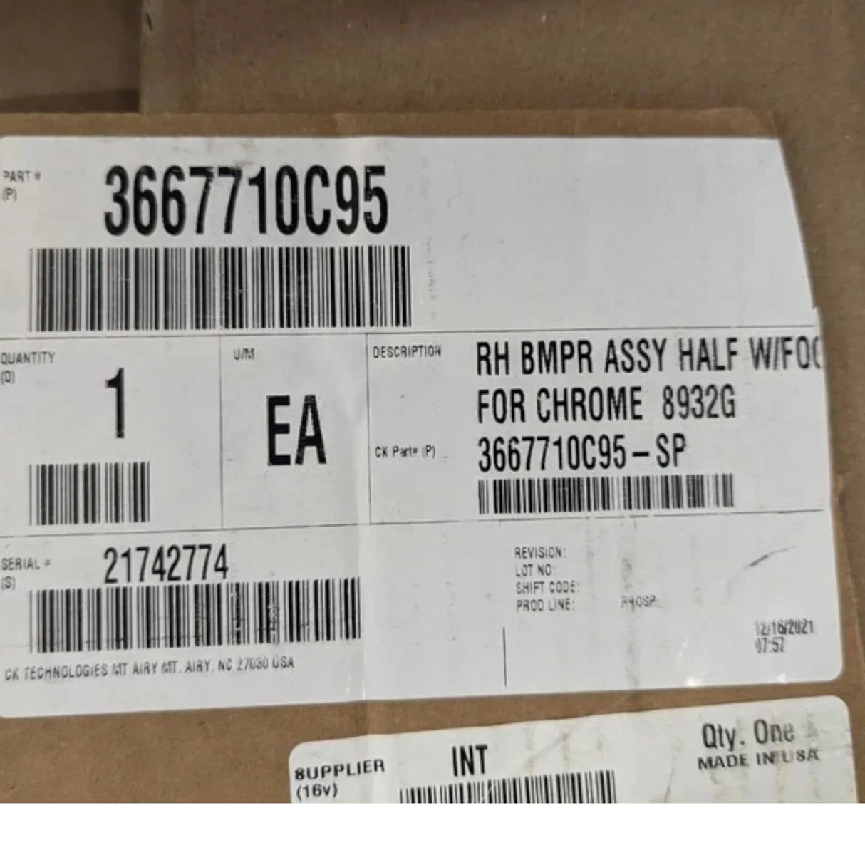 3667710C93 Genuine International Front Right Side For Chrome Bumper