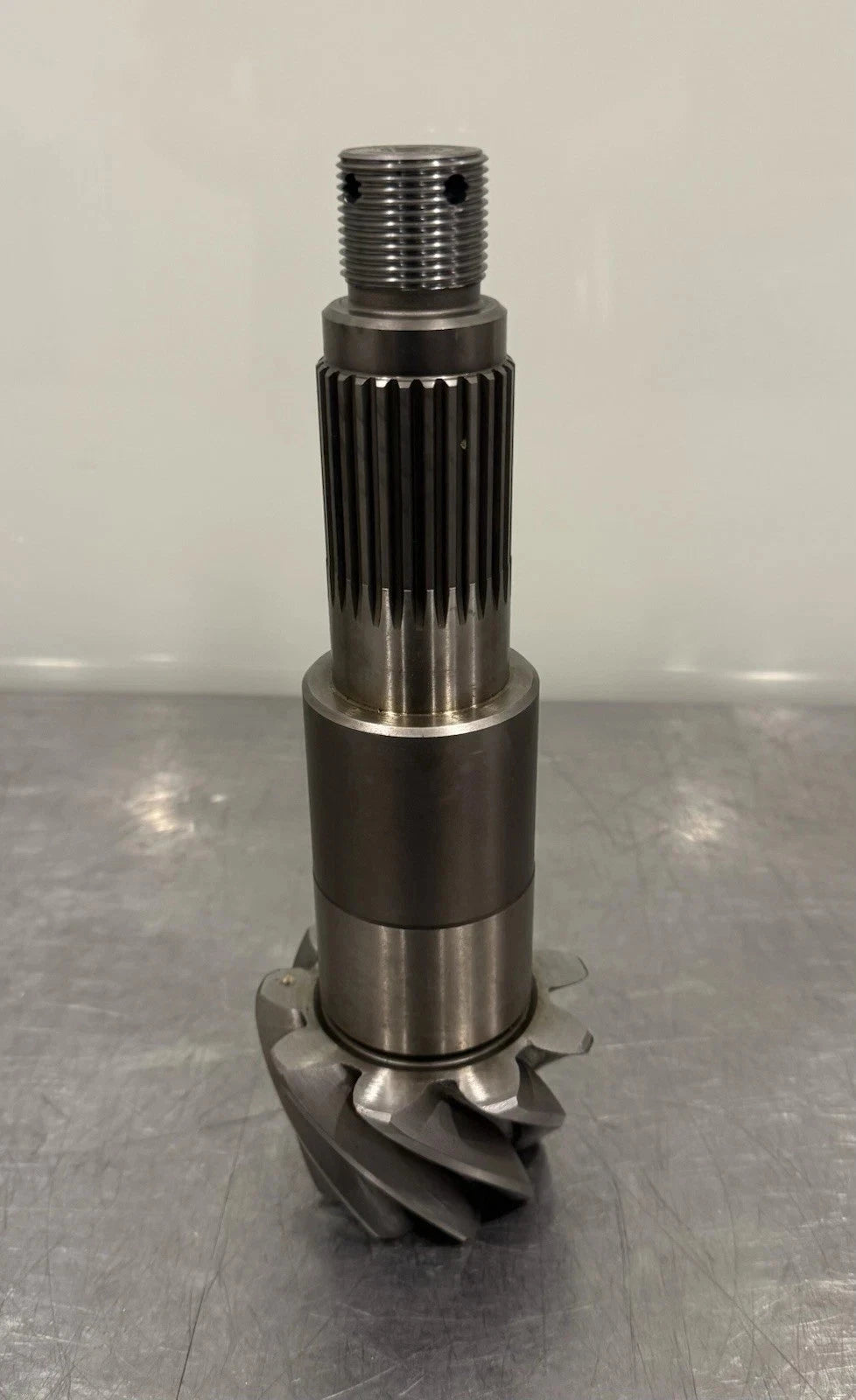 YZ120698 Genuine John Deere Differential Spiral Bevel Input Pinion Shaft