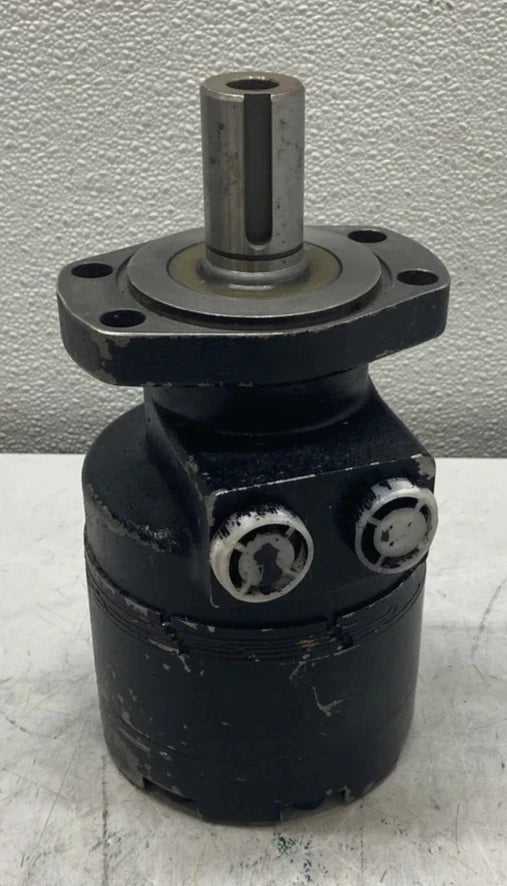 RE013948 White Roller Stator Hydraulic Motor