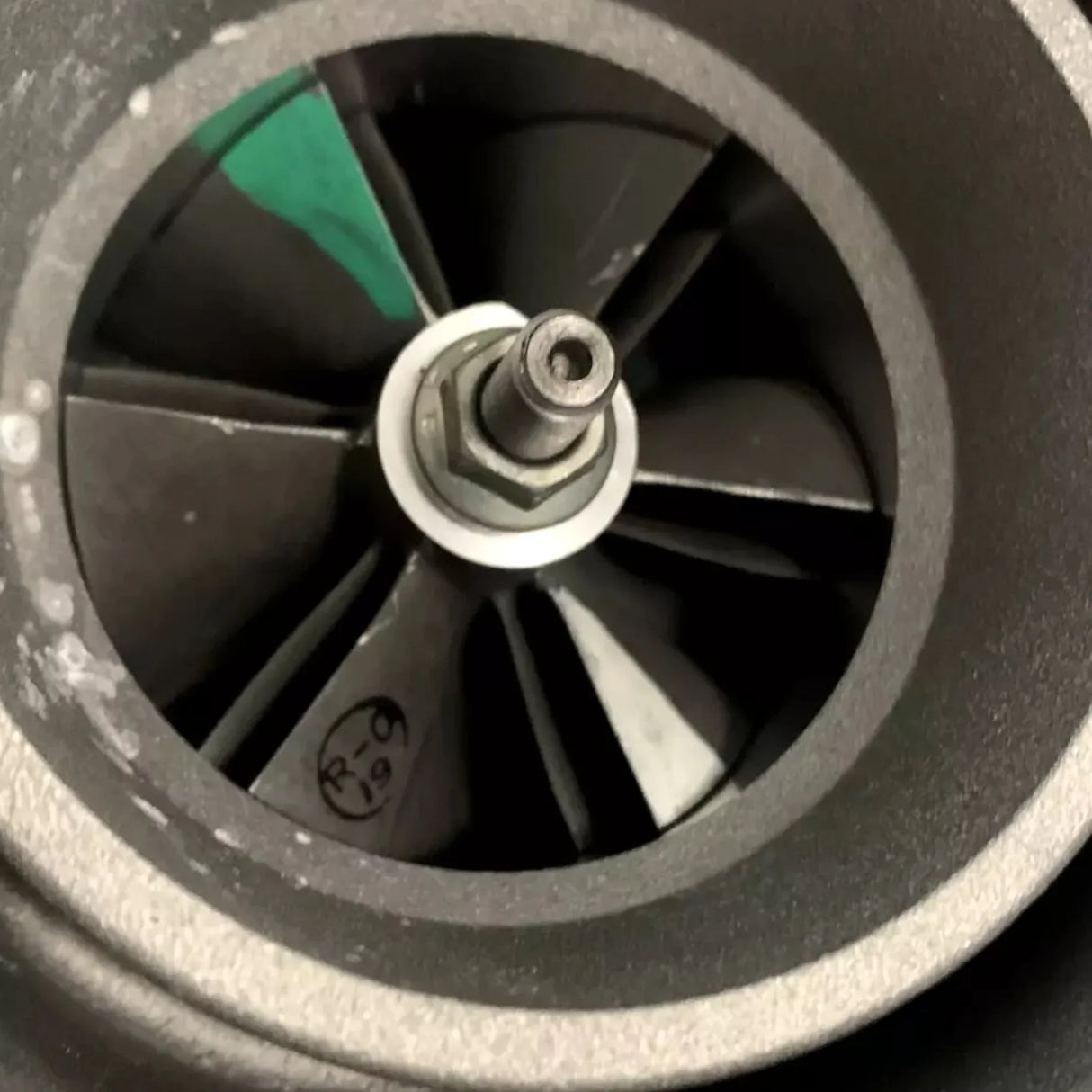 5106250 Genuine Detroit Diesel Turbocharger T04B98 - Truck To Trailer