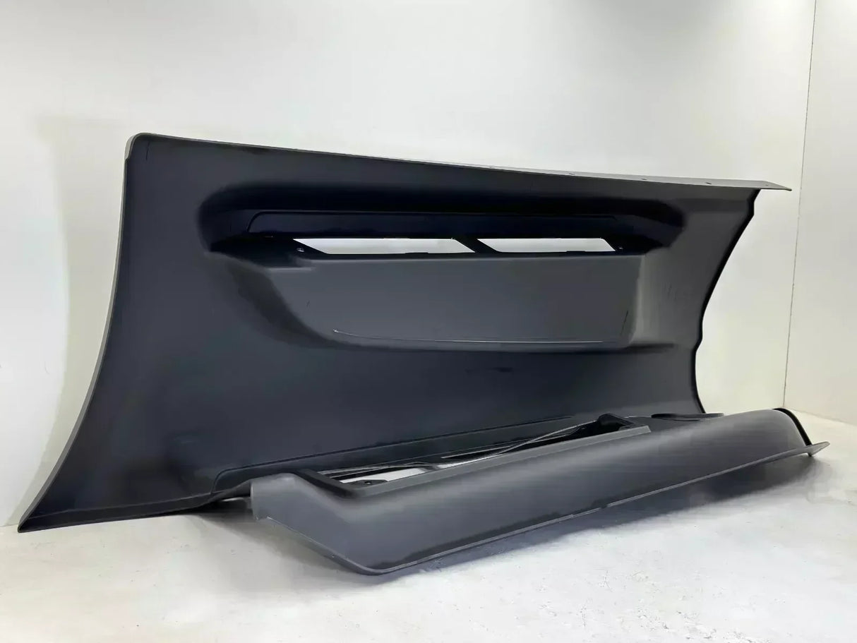 3770949C2 Genuine International Left Side Fairing Panel - Truck To Trailer