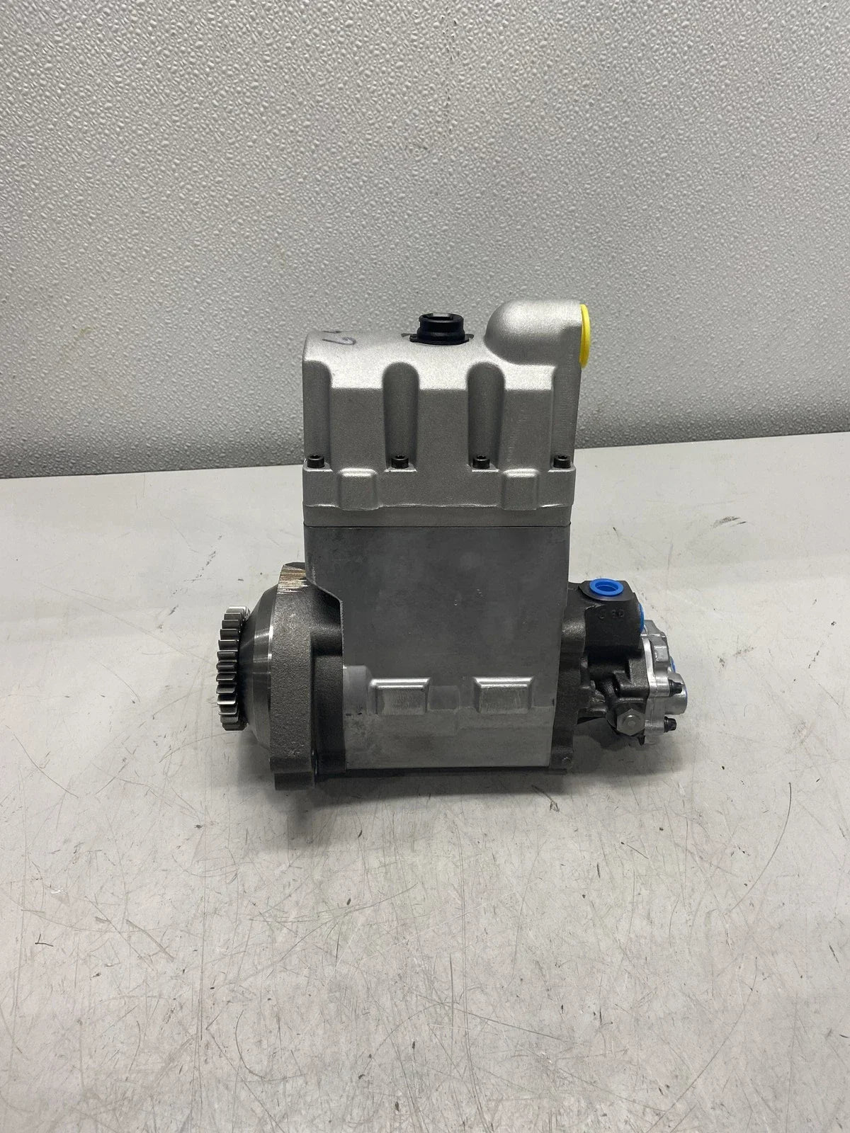 476-8769 Genuine CAT Hydraulic Injector Pump Group - Truck To Trailer