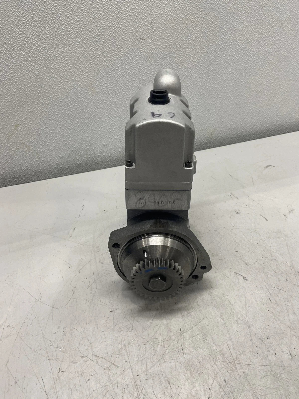 476-8769 Genuine CAT Hydraulic Injector Pump Group - Truck To Trailer