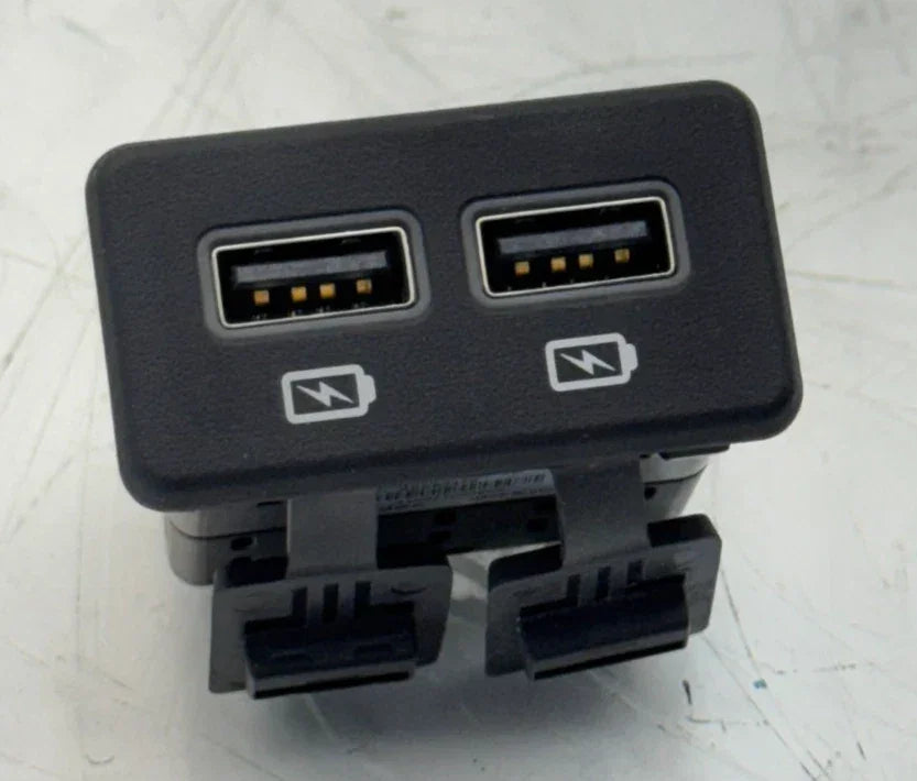 AXE62476 Genuine John Deere Charging Dual Port Module - Truck To Trailer